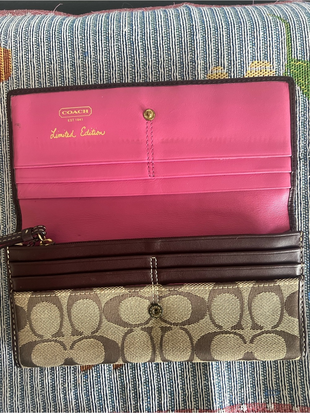 Coach Soho Signature Limited Edition Horse Bit Jacquard Long Wallet- Rare - Picture 3 of 8